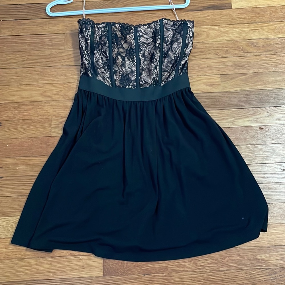 Elle black and lace dress